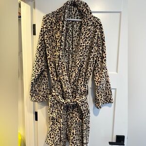 Victorias Secret women’s robe